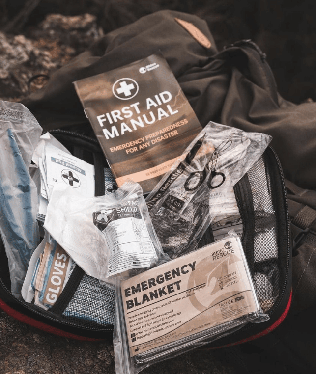 ¿Por qué es esencial tener un kit de primeros auxilios de Rhino Rescue? - Rhino Global Store